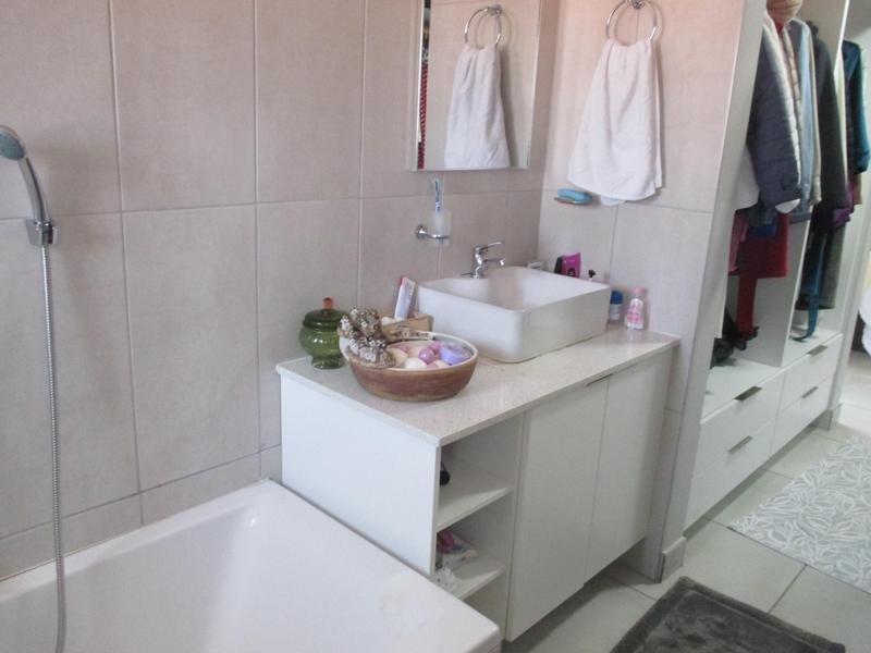 3 Bedroom Property for Sale in Dana Bay Western Cape